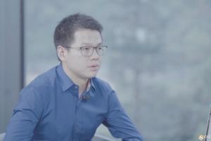 視頻|《8問》公信寶創始人黃敏強簡歷與介紹：被揍到18歲才回歸的網癮少年