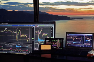 DeFi 賽道僵化，過氣藍籌能否折騰出新花樣？